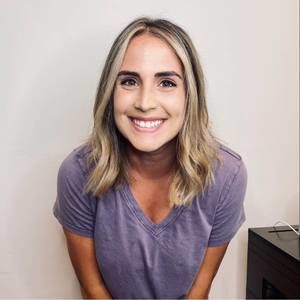 Meet your Posher, Laura